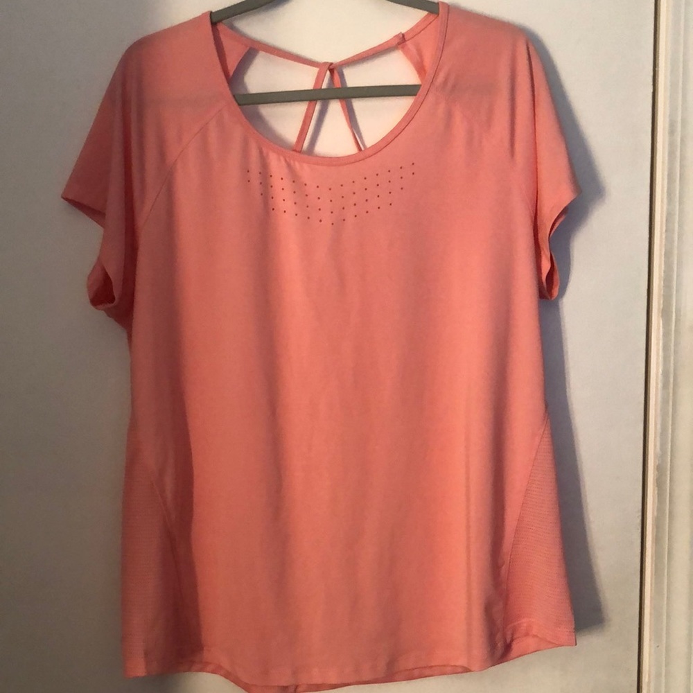 RBX work out top in good condition. Inside tag is removed.